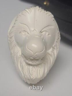 Handcarved Lion head Pipe with Case